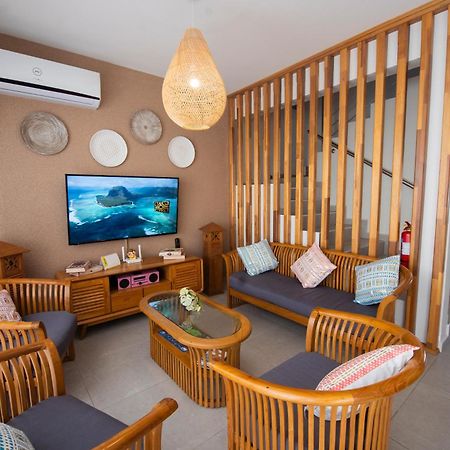 Golden Square Villa & Private Pool Flic en Flac Ngoại thất bức ảnh