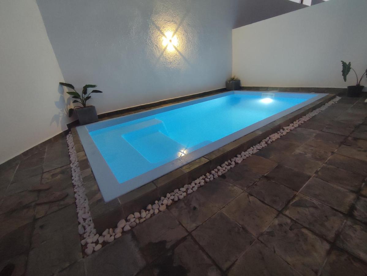 Golden Square Villa & Private Pool Flic en Flac Ngoại thất bức ảnh