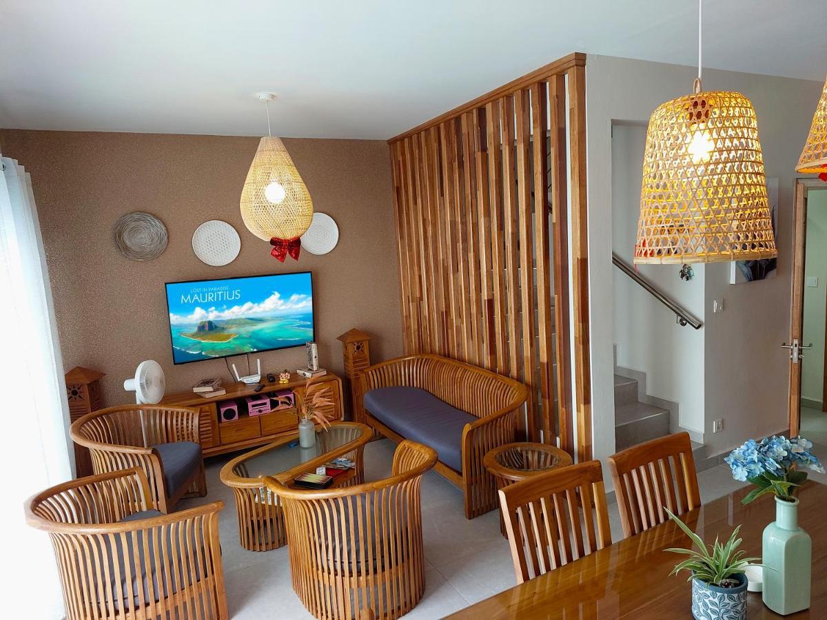 Golden Square Villa & Private Pool Flic en Flac Ngoại thất bức ảnh