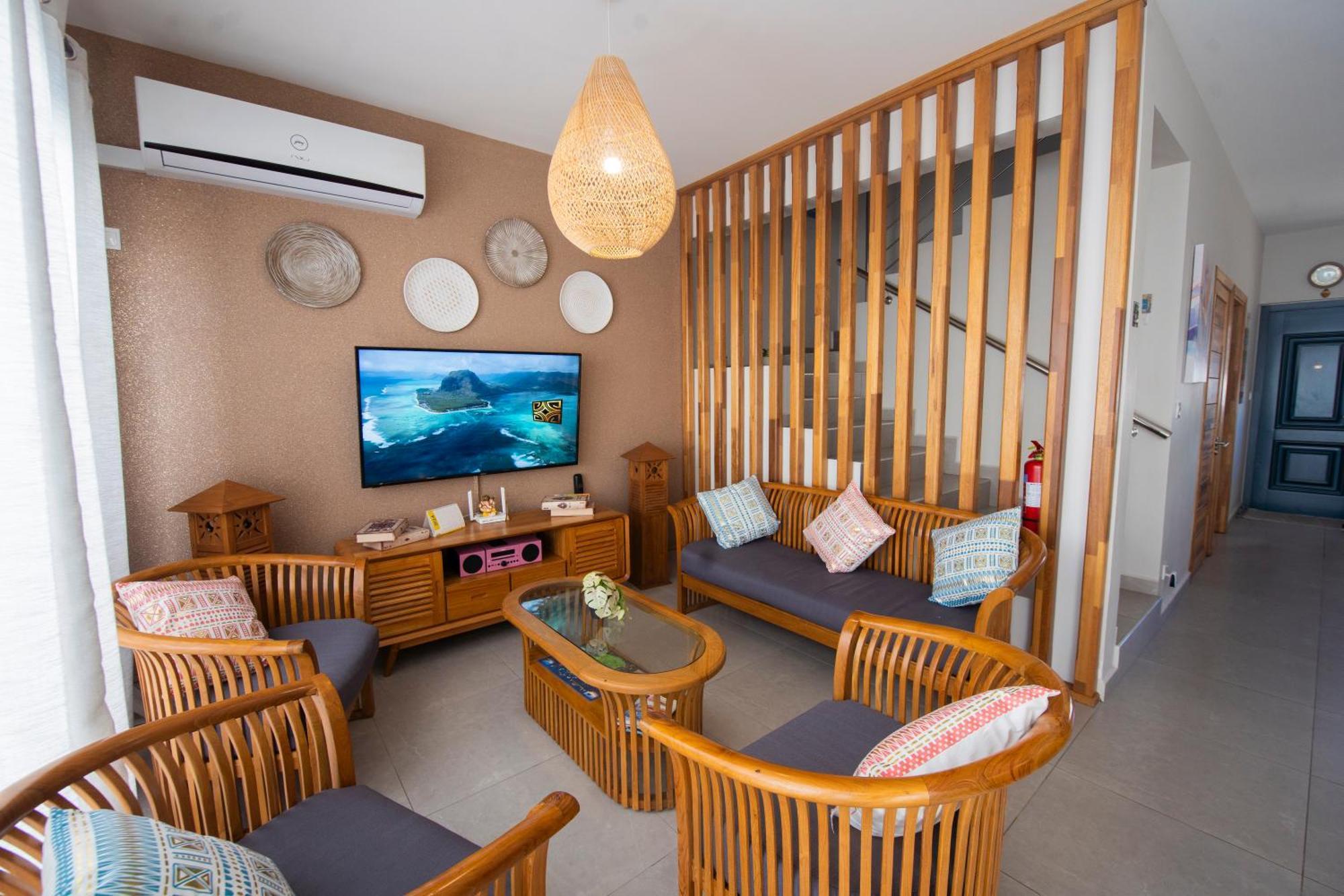 Golden Square Villa & Private Pool Flic en Flac Ngoại thất bức ảnh
